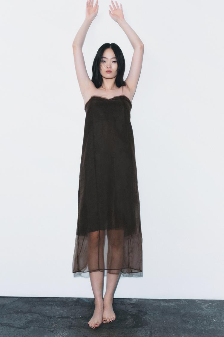 ORGANZA DRESS WITH SWEETHEART NECKLINE