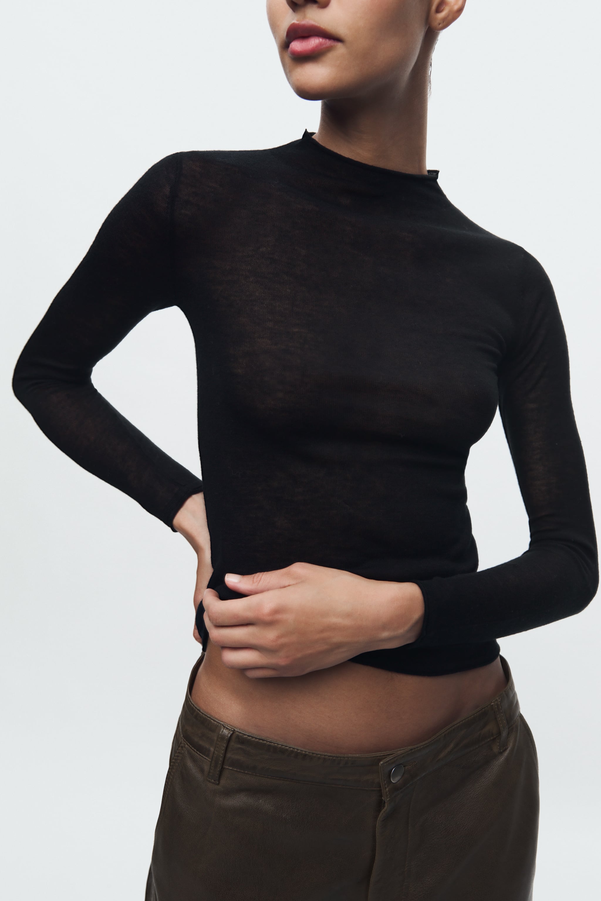 BASIC FINE KNIT WOOL AND SILK BLEND TOP