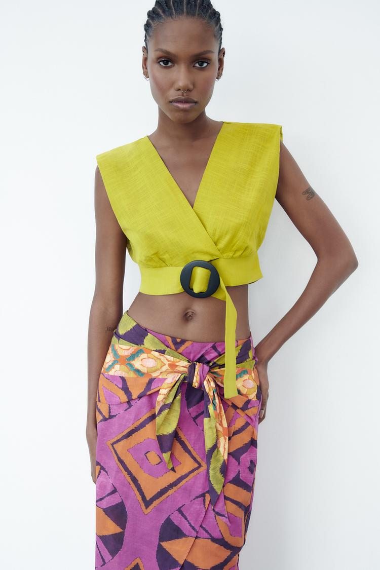 SURPLICE TOP WITH BUCKLE