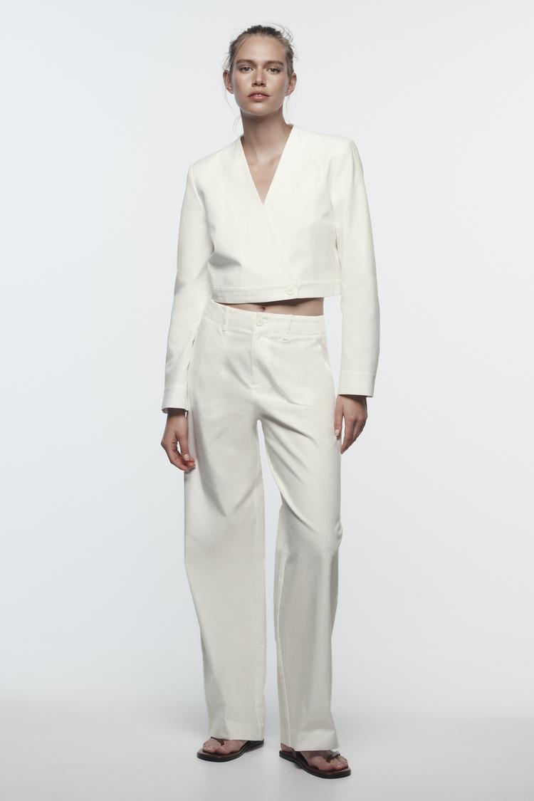SHORT BLAZER WITH PADDED SHOULDERS