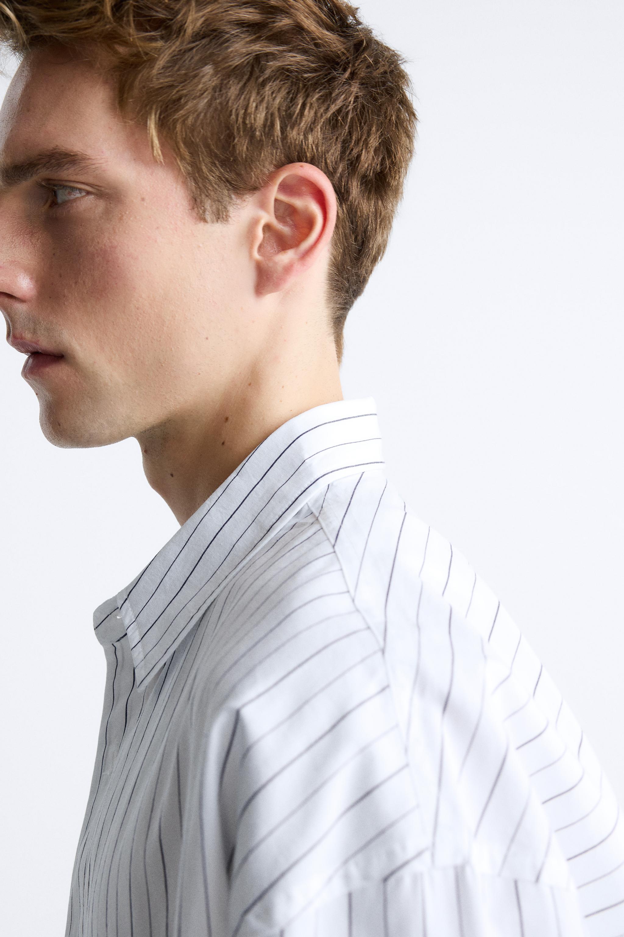 Zara CROPPED FIT STRIPED SHIRT | Mall of America® Zara CROPPED FIT STRIPED SHIRT | Mall of America®