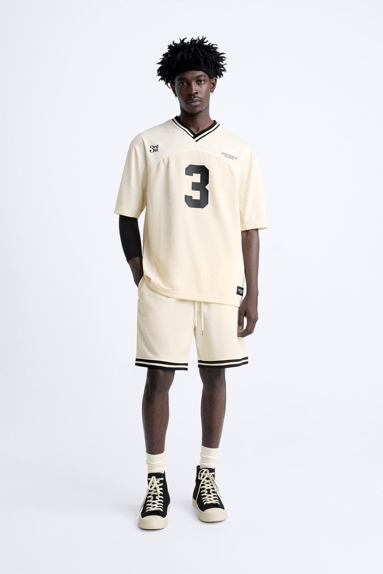 CONTRAST TEXTURED T-SHIRT