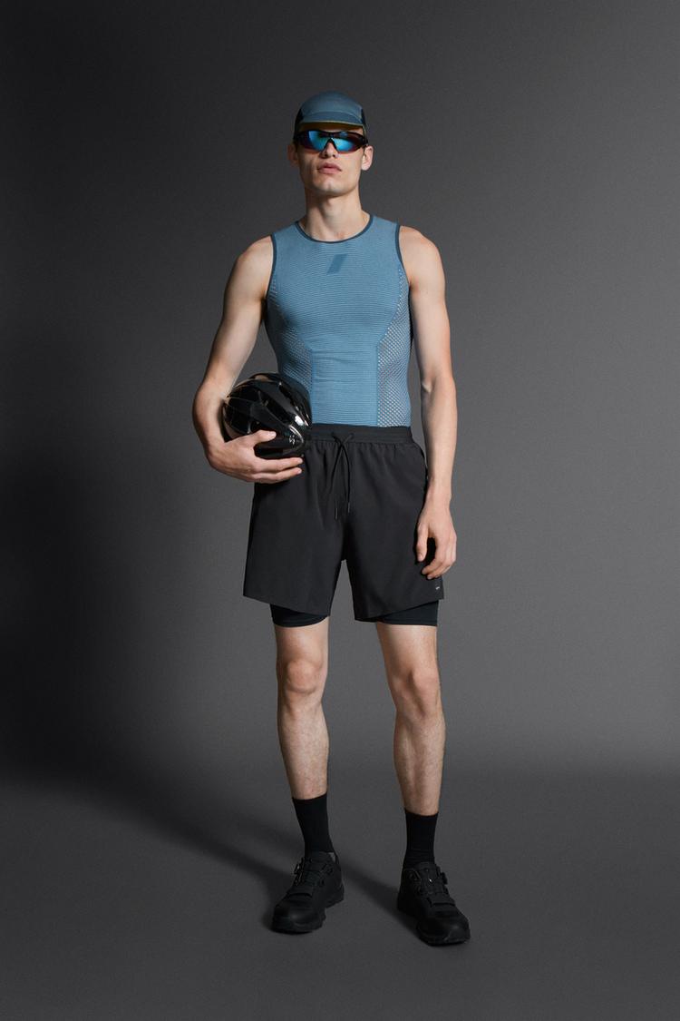 TEXTURED COMPRESSION T-SHIRT