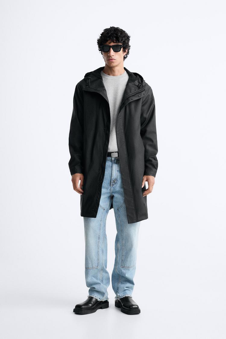 HOODED RUBBERIZED PARKA