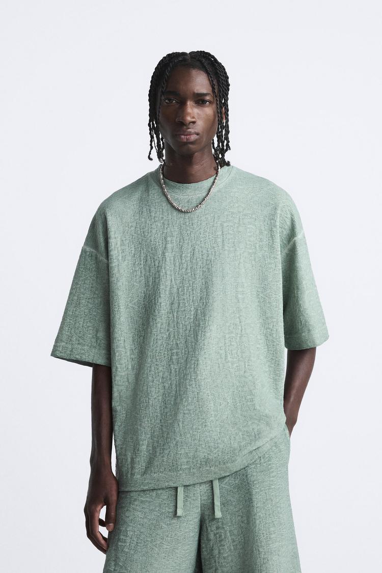 TEXTURED JACQUARD T-SHIRT