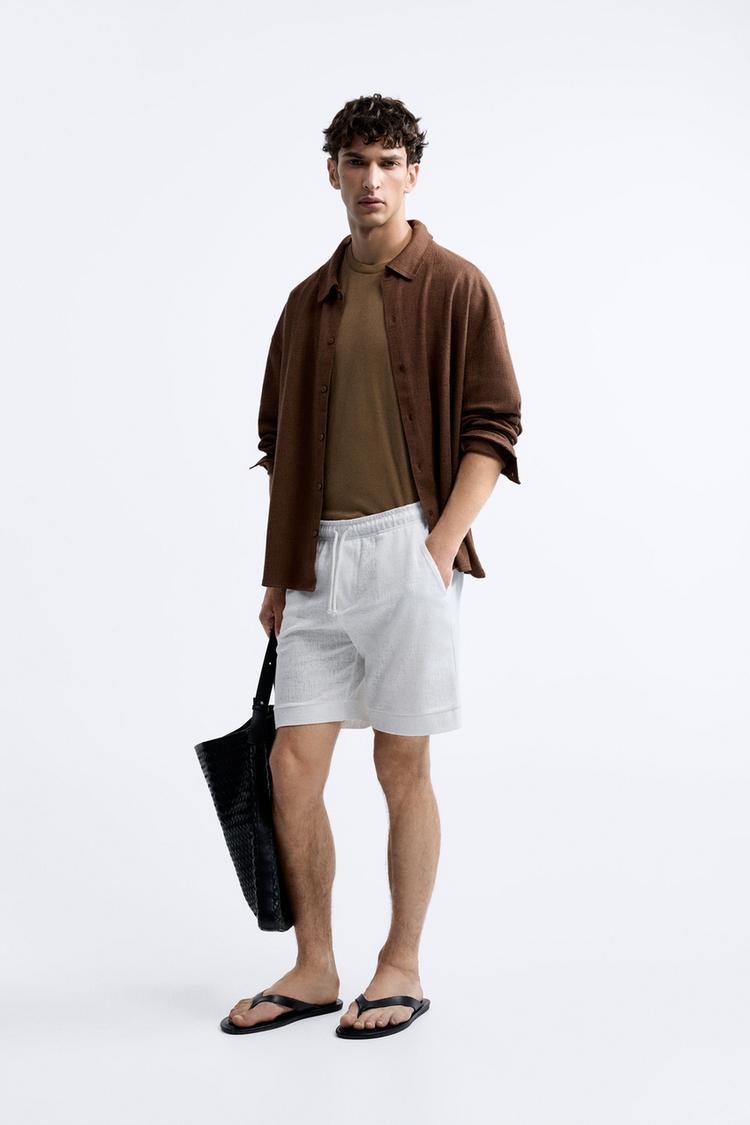 TEXTURED JACQUARD BERMUDA SHORTS