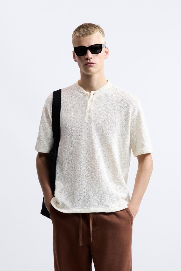 KNIT T-SHIRT WITH BUTTONED COLLAR