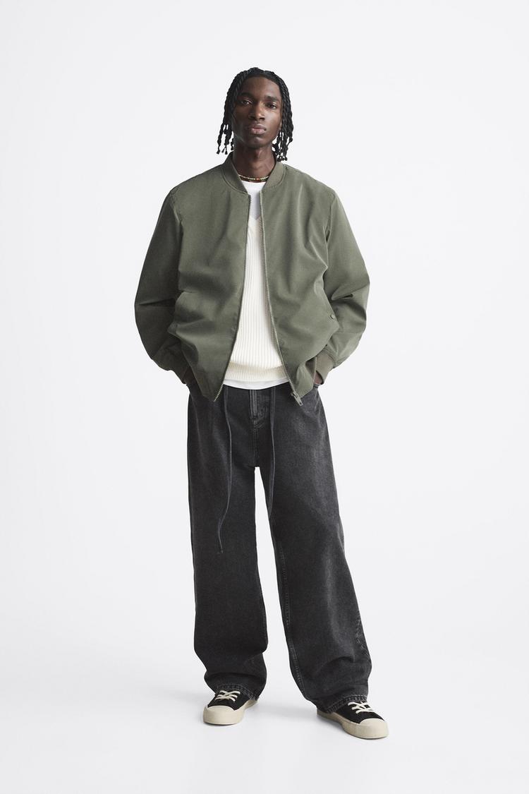 LIGHTWEIGHT BOMBER JACKET