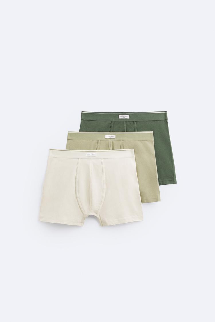 3-PACK OF ASSORTED BOXERS