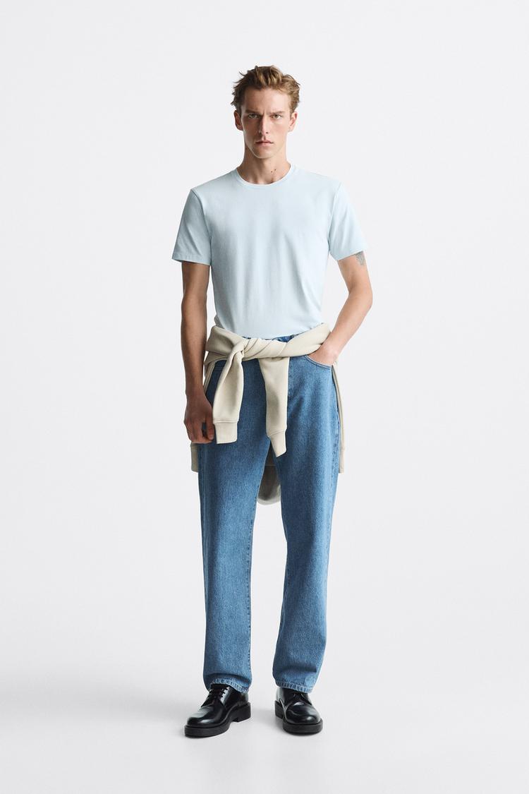 BASIC SLIM FIT T-SHIRT