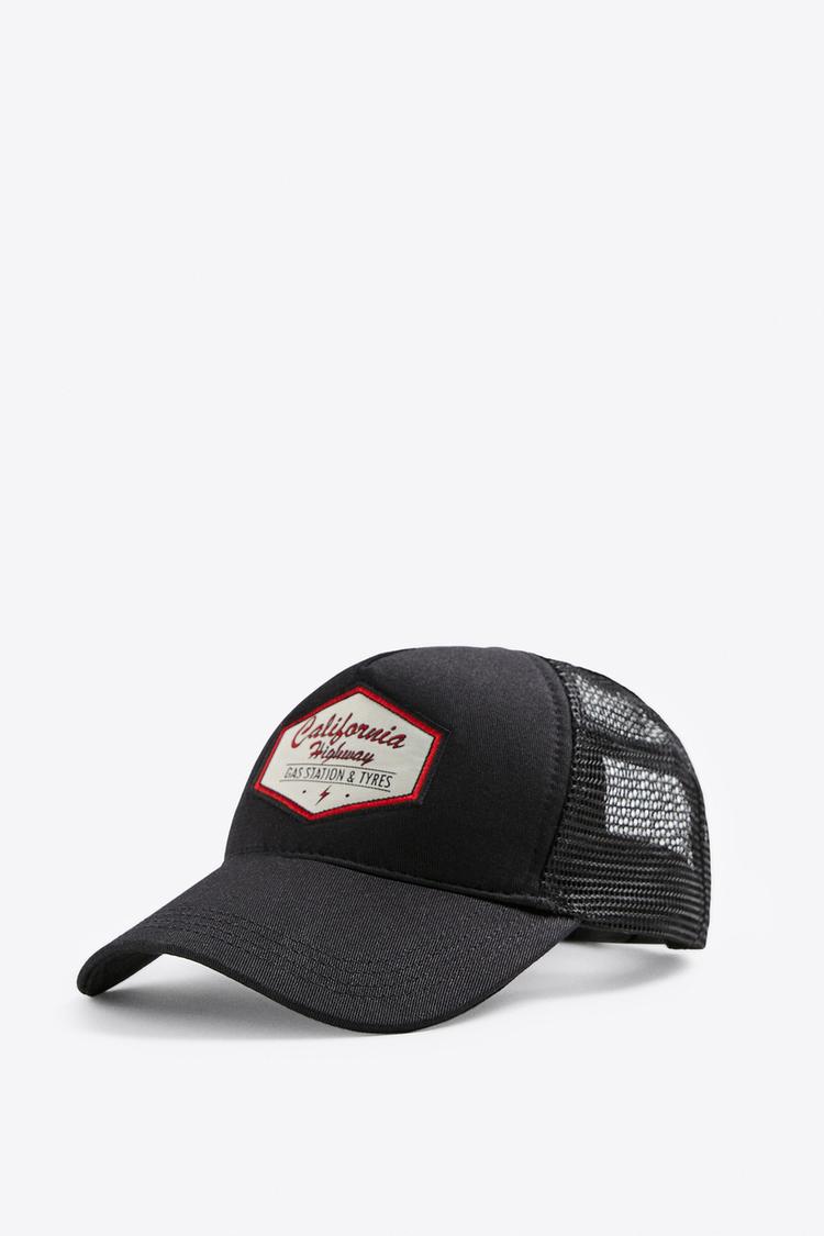 CAP WITH CONTRAST PATCH