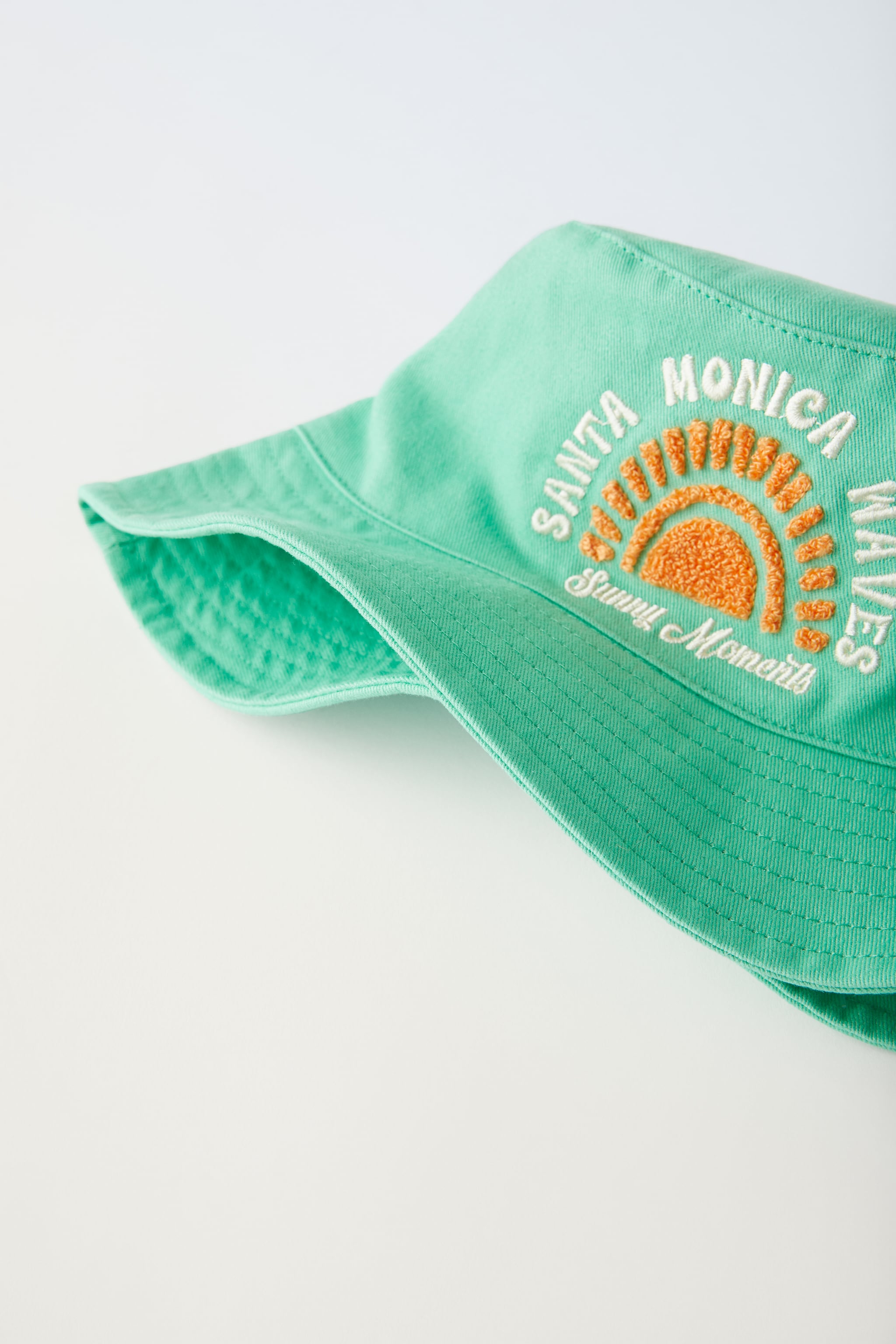 EMBROIDERED TERRYCLOTH BUCKET HAT