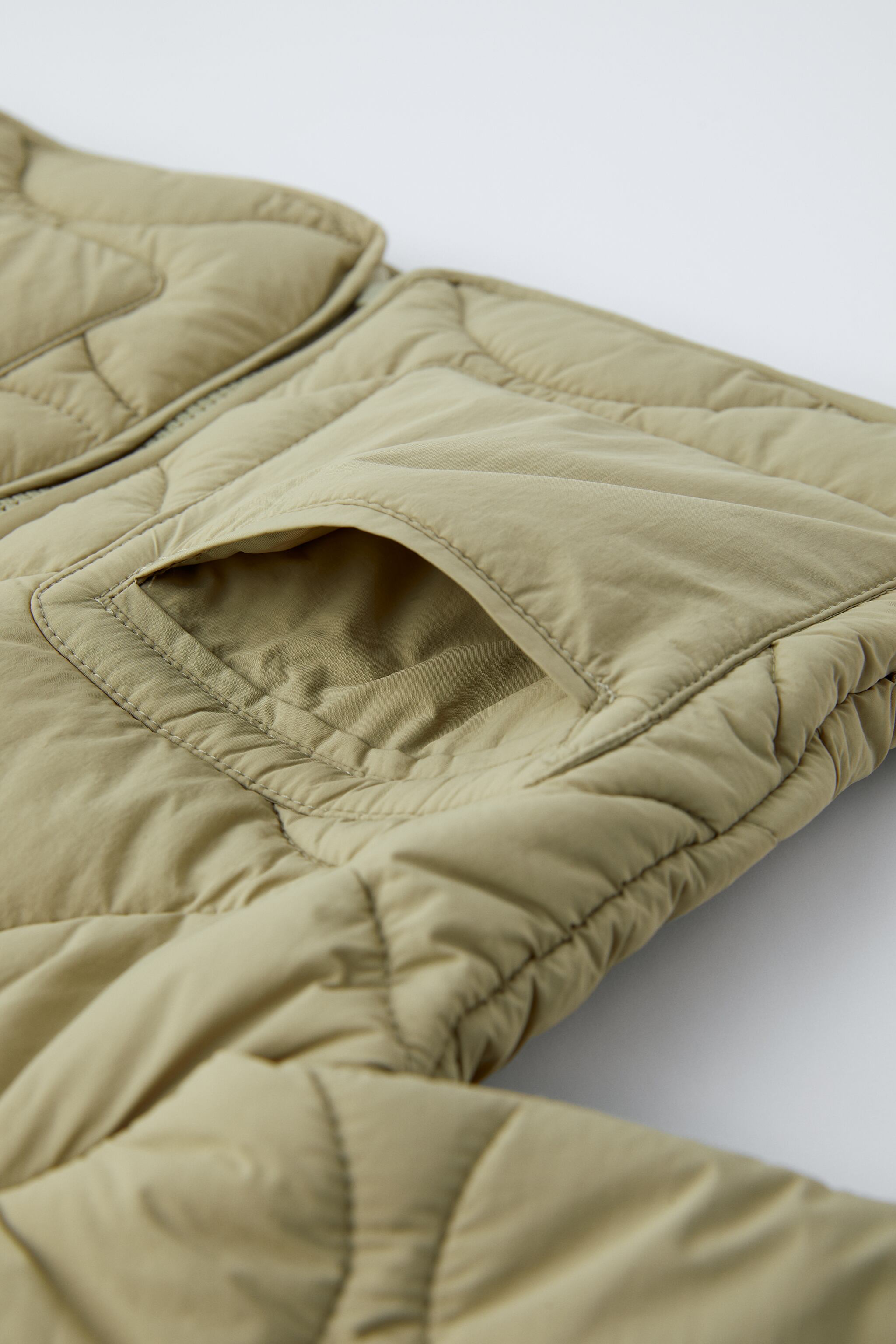 HOODED QUILTED JACKET