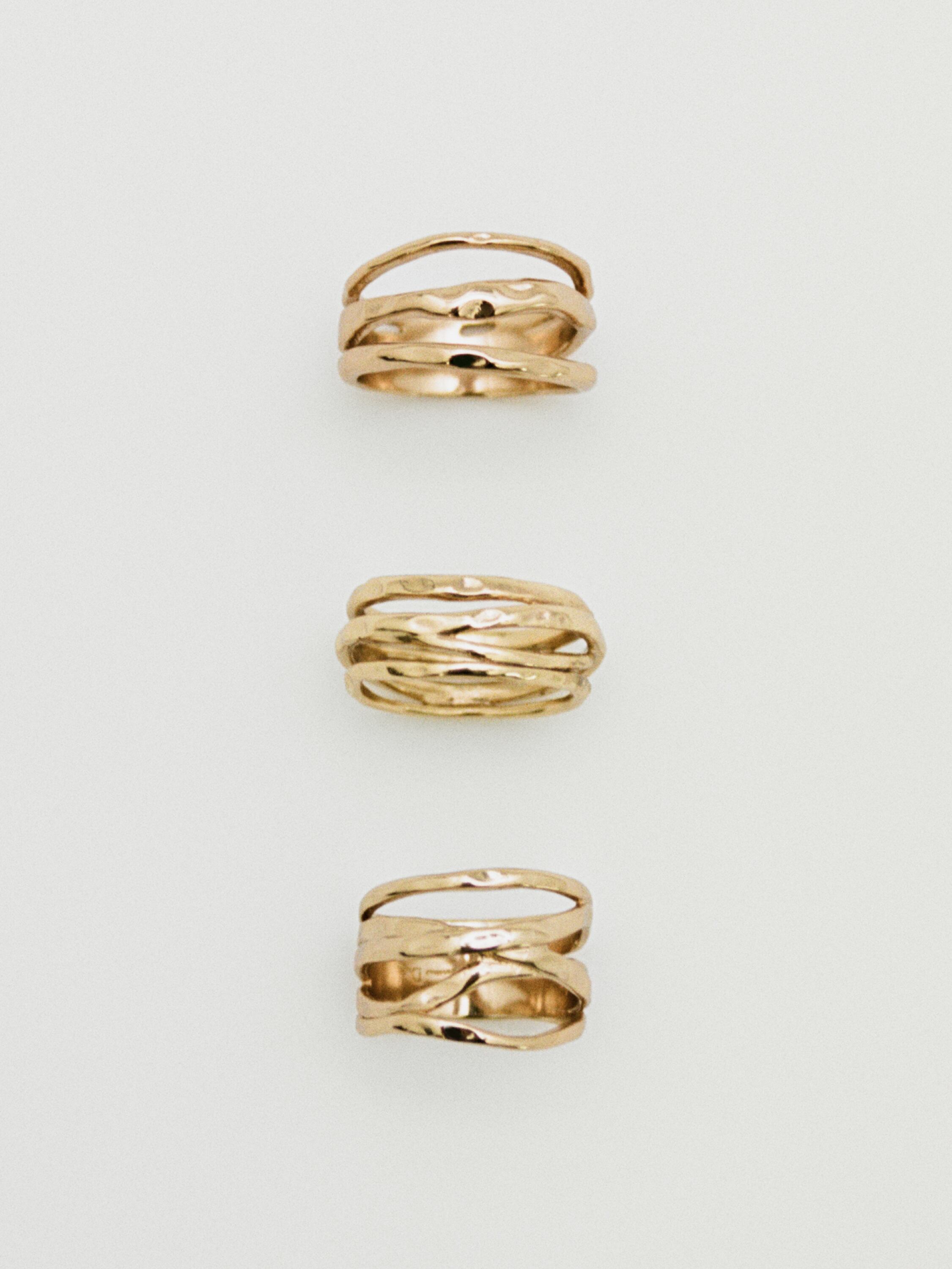 Pack of gold-plated minimalist rings