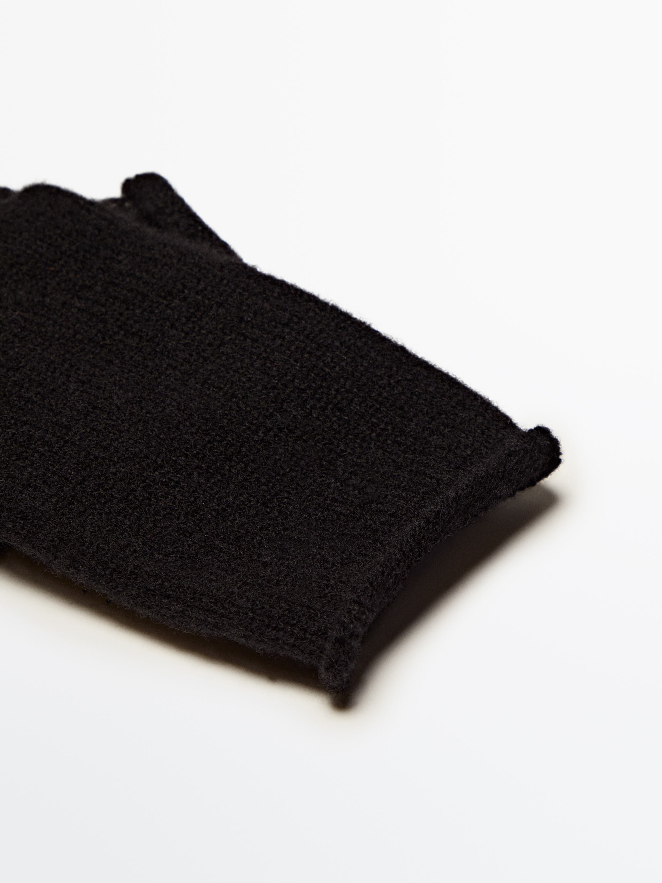 Wool blend fine knit touchscreen gloves