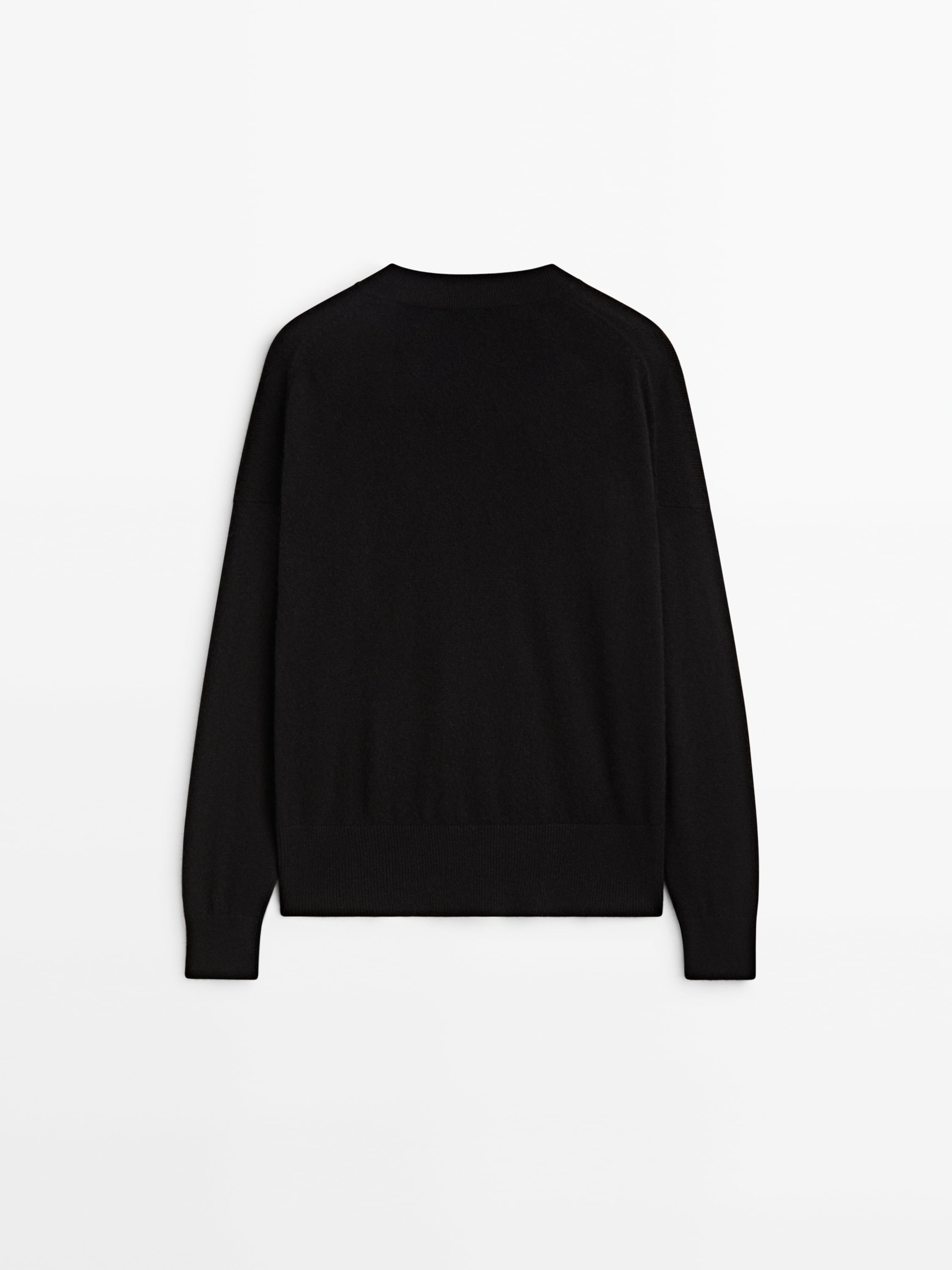 100% cashmere V-neck sweater