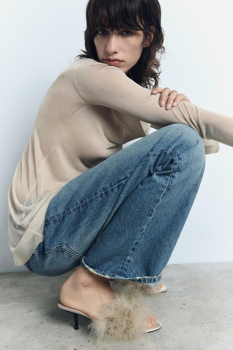 HEELED MULES WITH FEATHERS