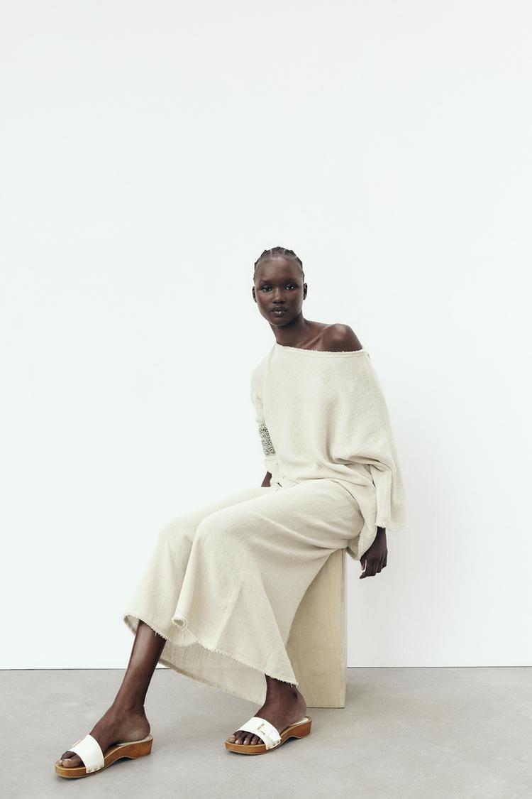 BUCKLED LEATHER SANDALS