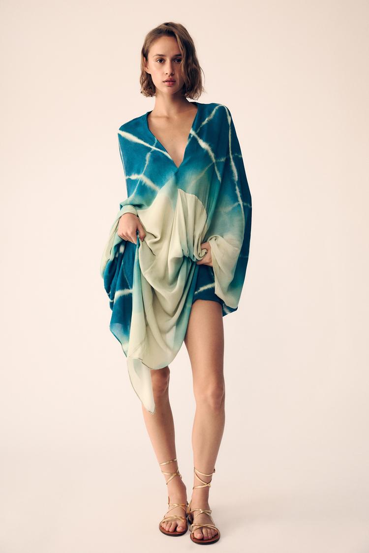 LACE UP FLAT SANDALS