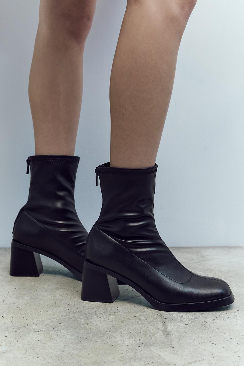 MID-HEEL ANKLE BOOTS IN BLACK CALFSKIN