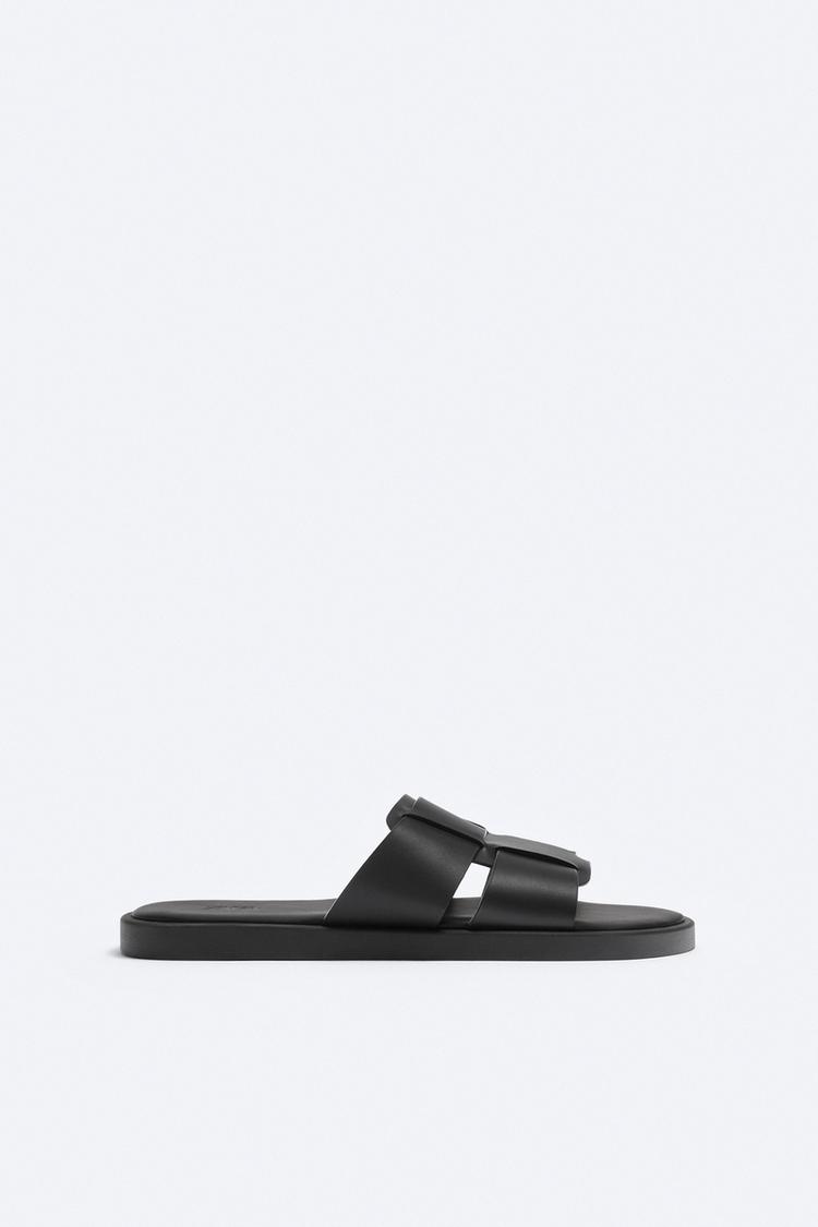 STRAPPY LEATHER SANDALS