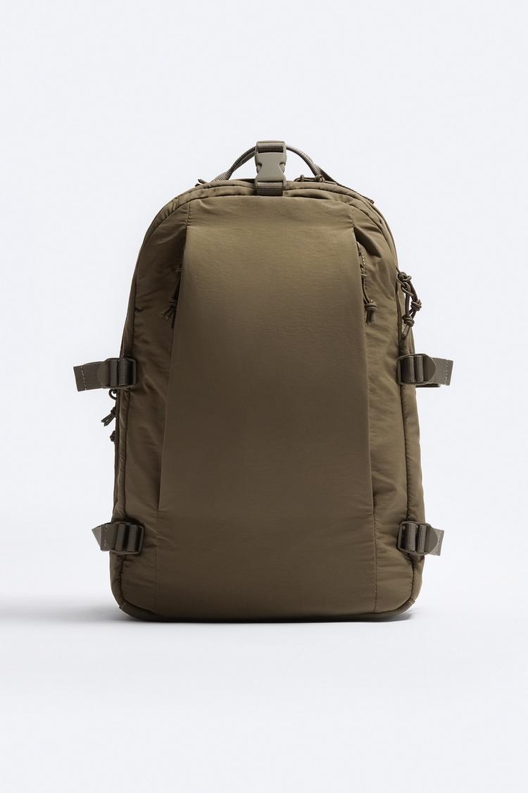 MULTI-POCKET BACKPACK