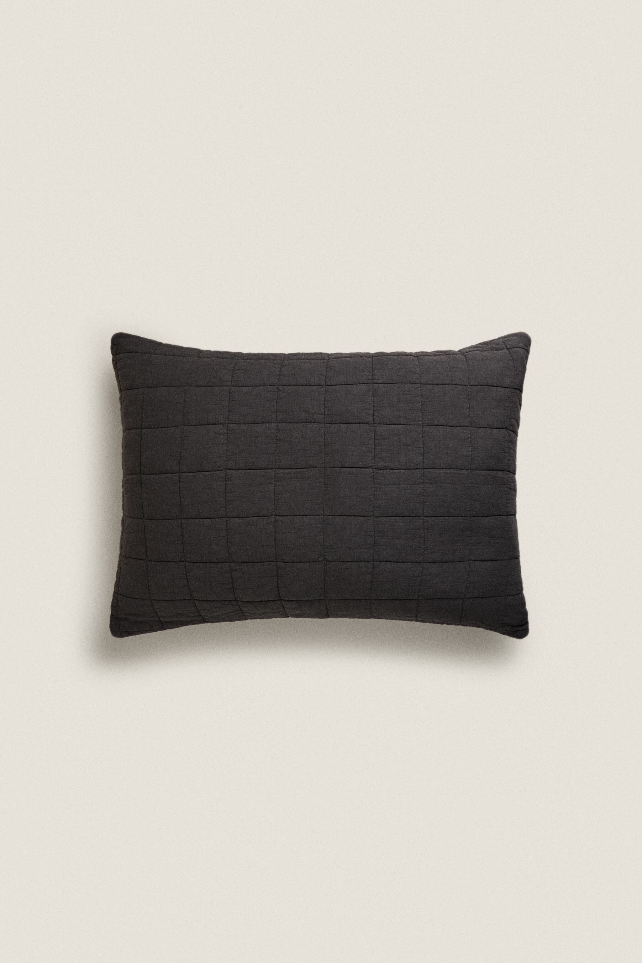 XXL QUILTED CUSHION COVER