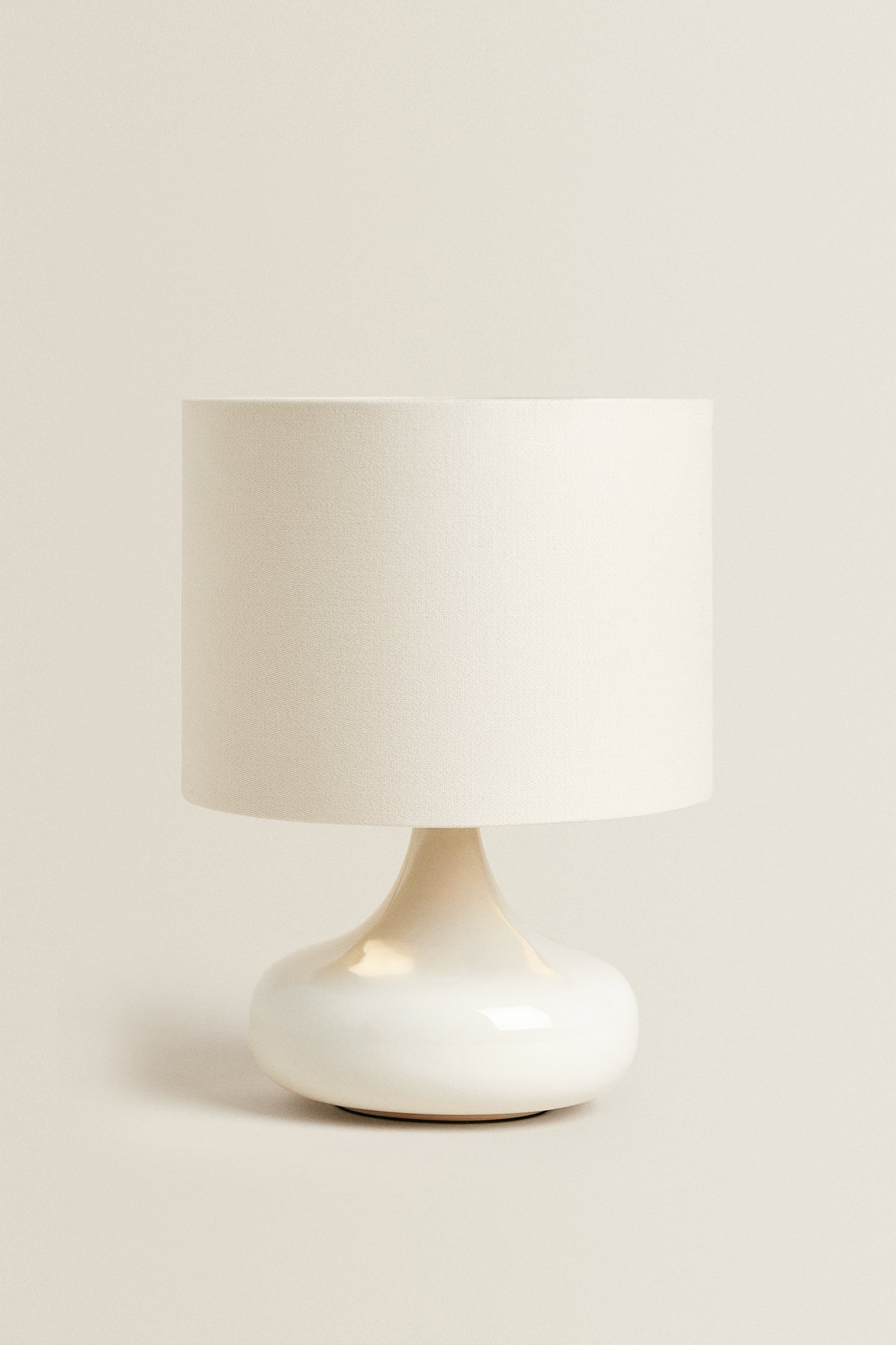 SMALL TABLE LAMP WITH CERAMIC BASE