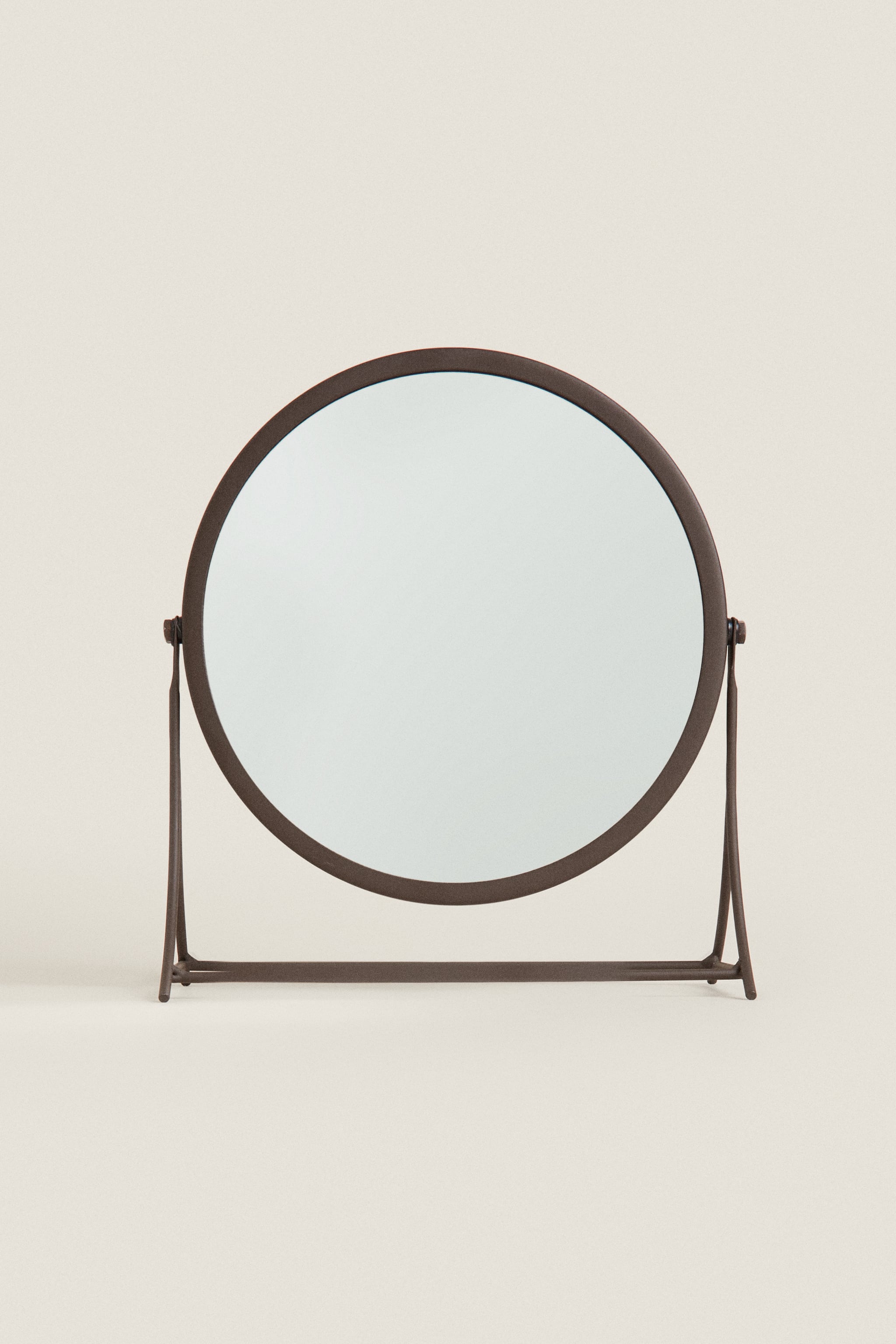 MAGNIFIER VANITY MIRROR WITH STRUCTURE