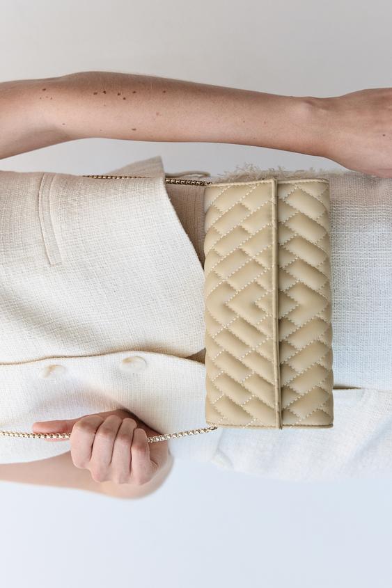 CARTERA BANDOLERA ACOLCHADA Beige ZARA Chile