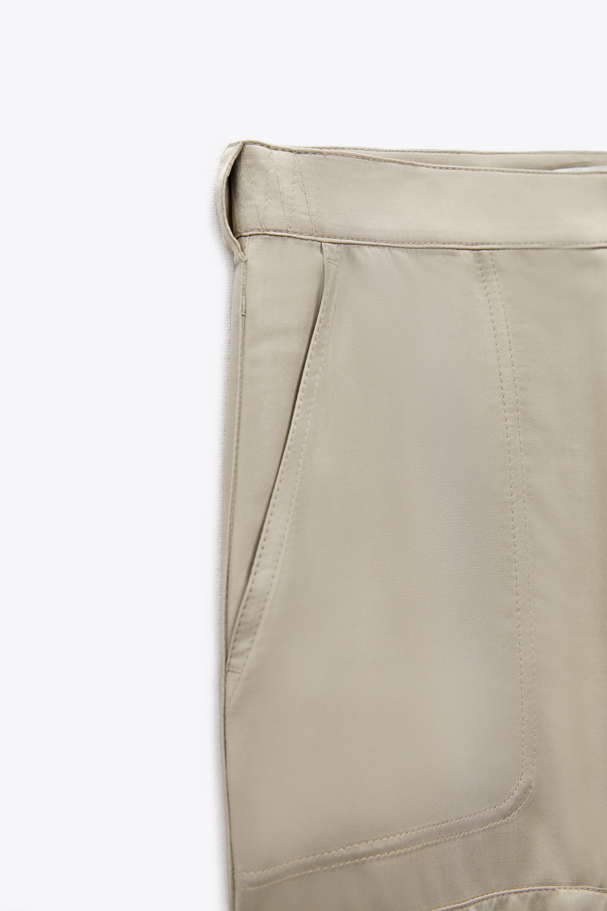 Zara SATIN EFFECT CARGO PANTS | Yorkdale Mall