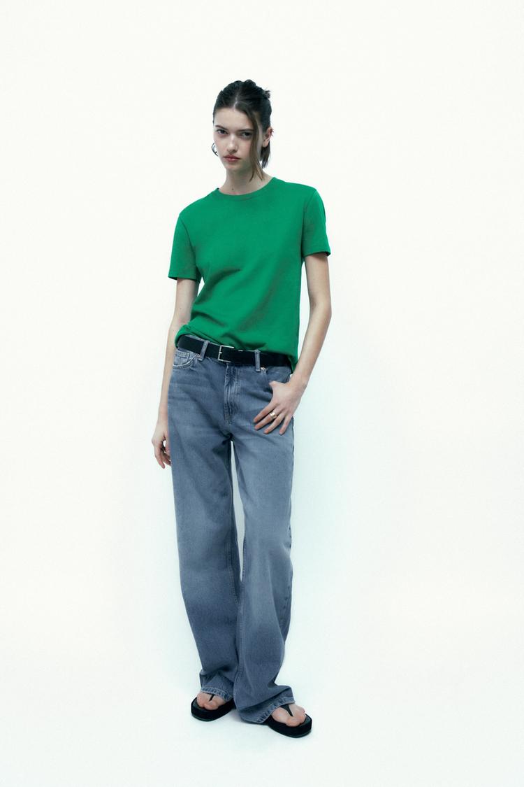 BASIC T-SHIRT