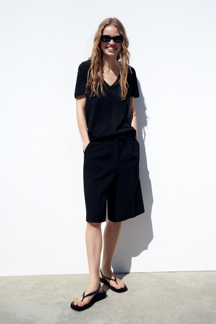 V-NECK BASIC T-SHIRT