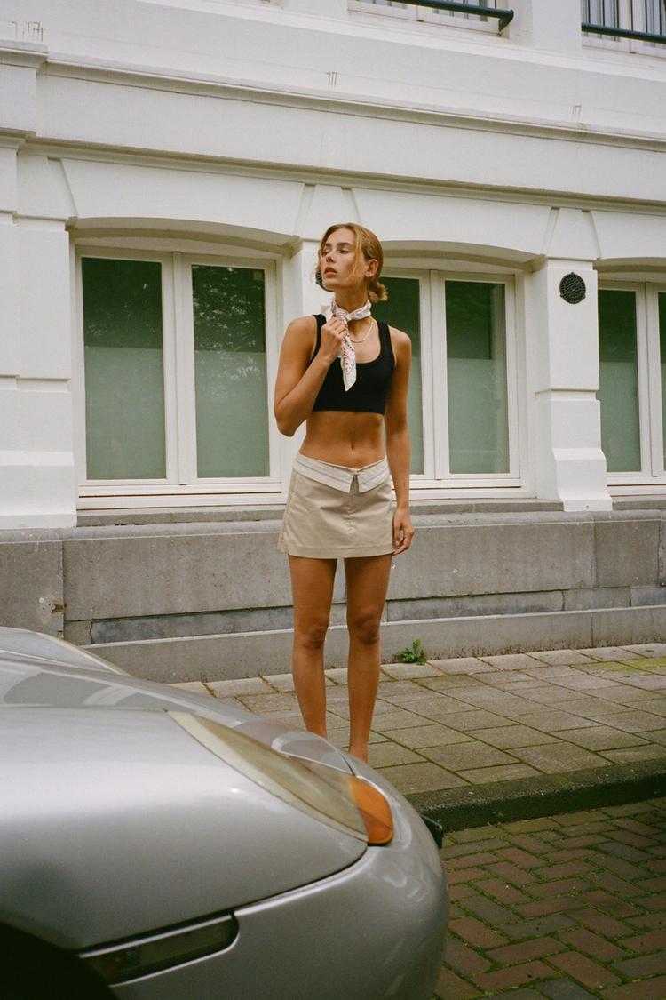 CROPPED RIBBED T-SHIRT