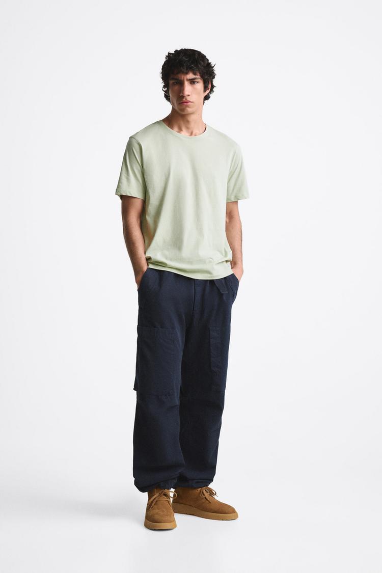 BASIC LIGHTWEIGHT T-SHIRT
