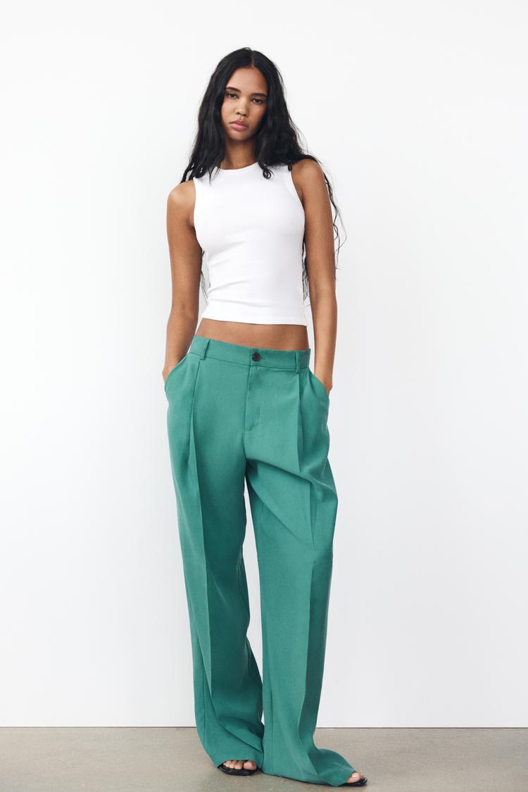 FLOWY PLEATED PANTS