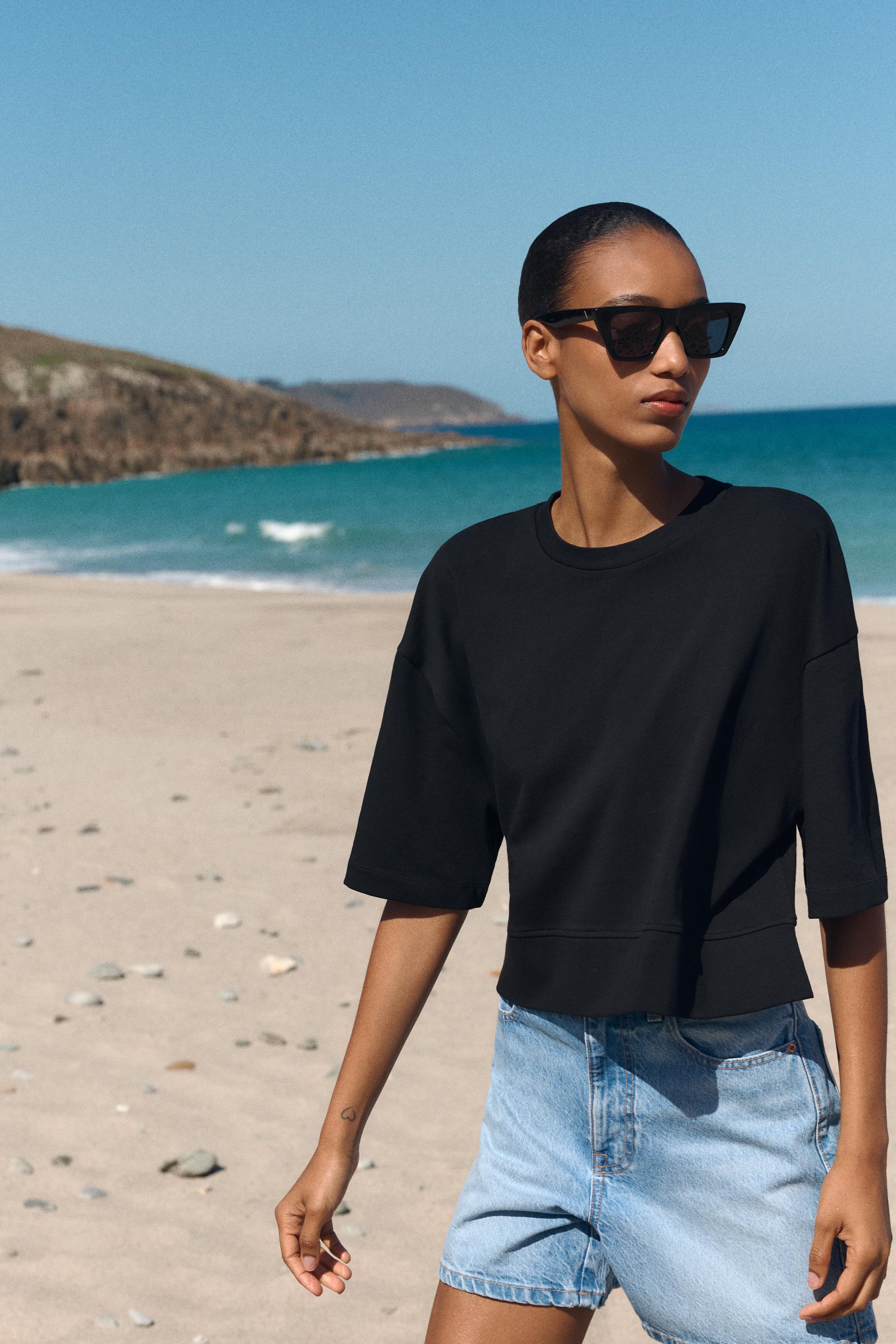 CROPPED T-SHIRT