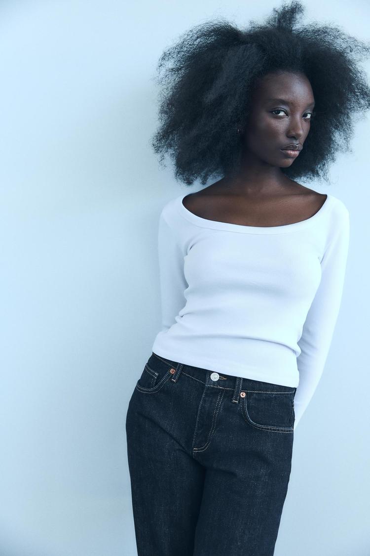 LONG SLEEVED RIBBED T-SHIRT