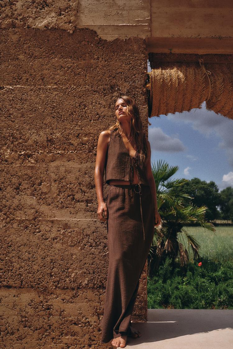 LONG TEXTURED SKIRT