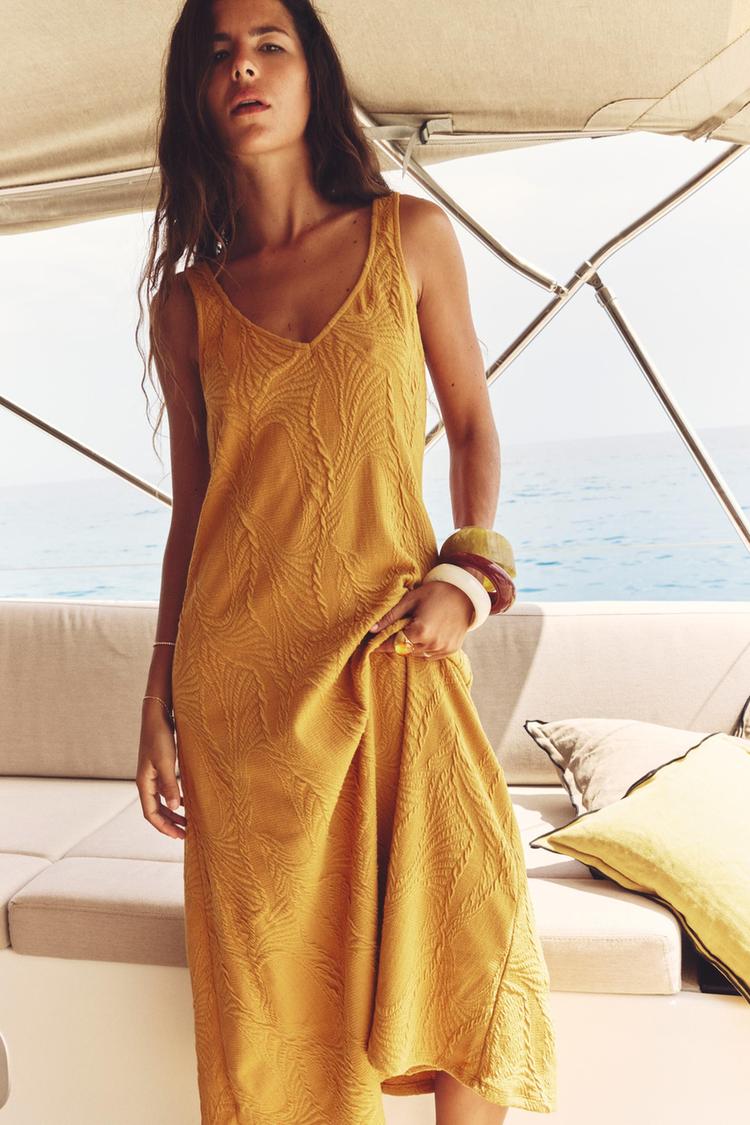 FLOWY JACQUARD DRESS