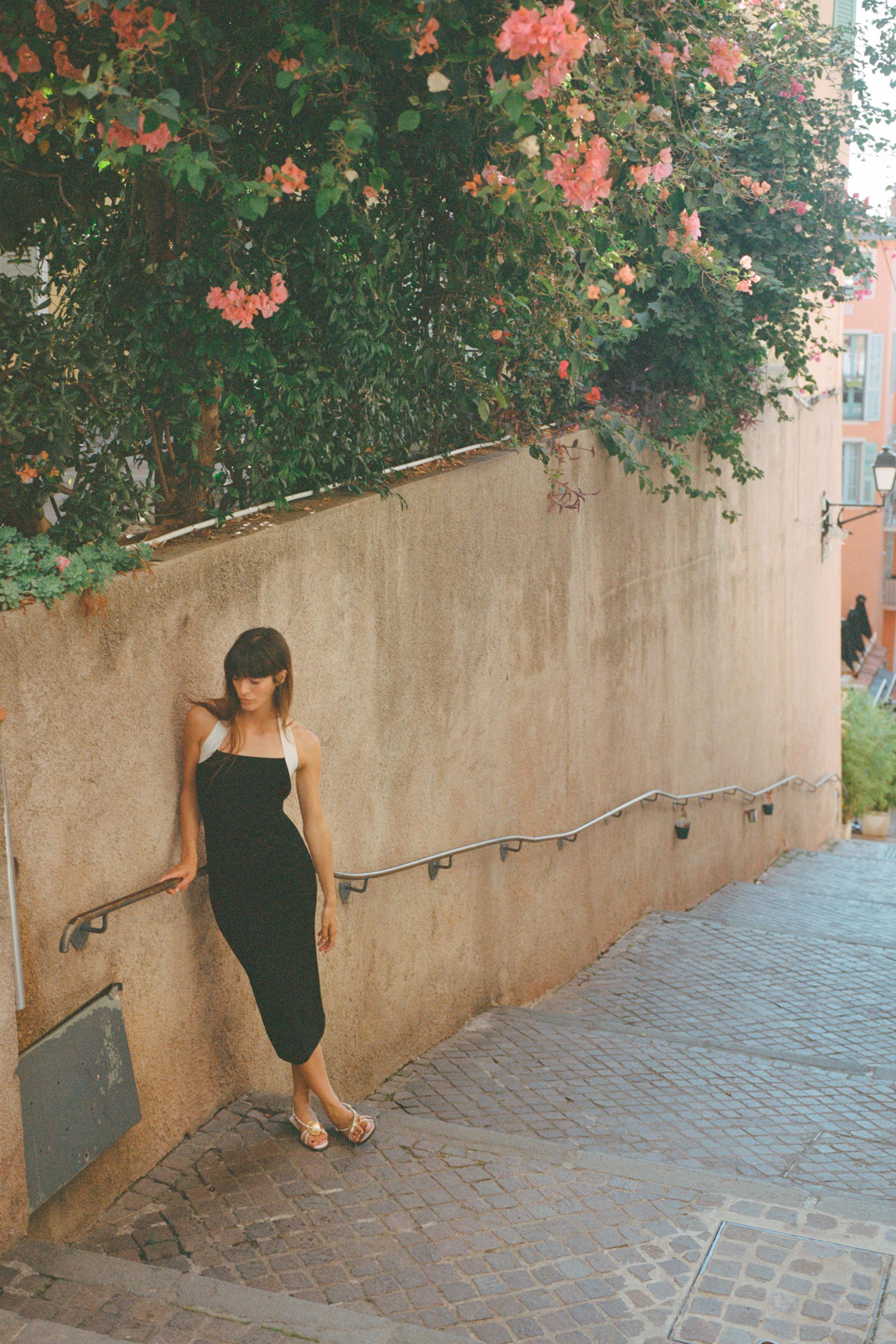 STRETCH KNIT HALTER DRESS