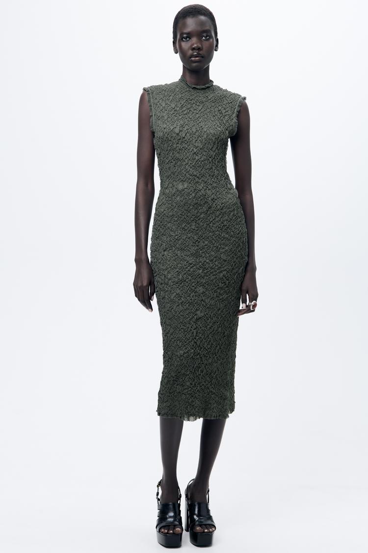 WRINKLE-EFFECT KNIT DRESS