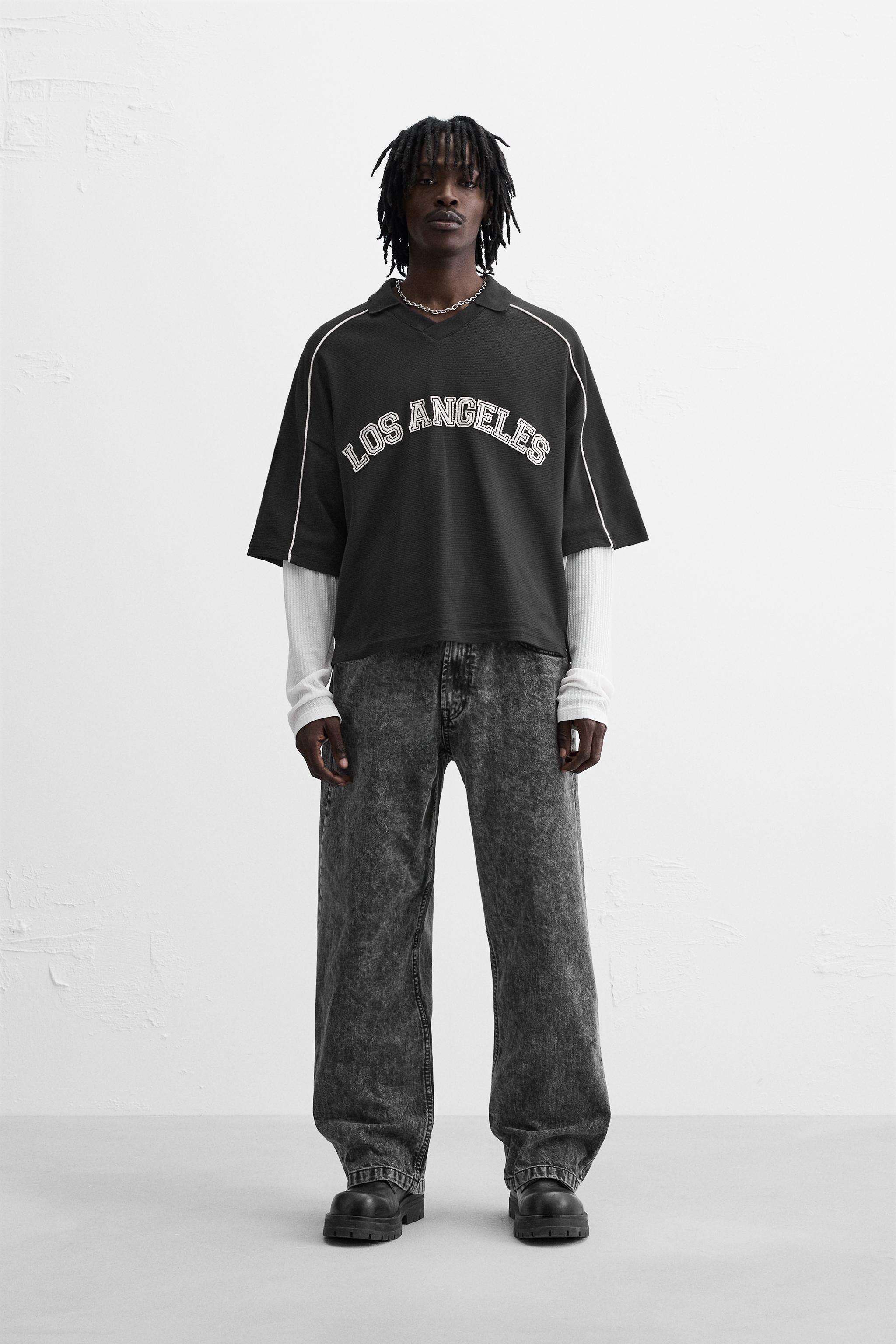 CONTRASTING TEXT POLO SWEATSHIRT