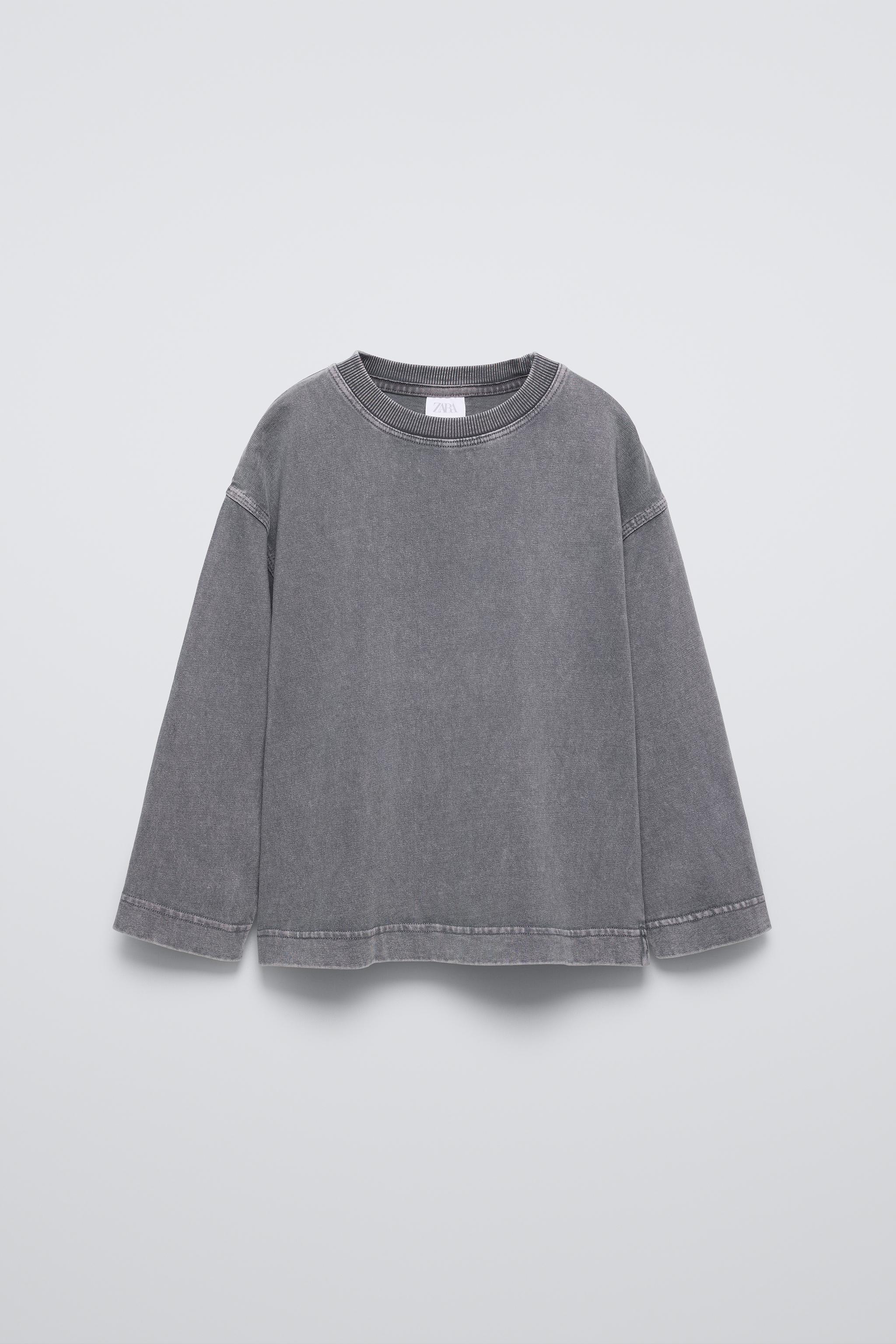 Zara WASHED EFFECT RUBBERIZED TEXT SWEATSHIRT | Square One Zara WASHED EFFECT RUBBERIZED TEXT SWEATSHIRT | Square One