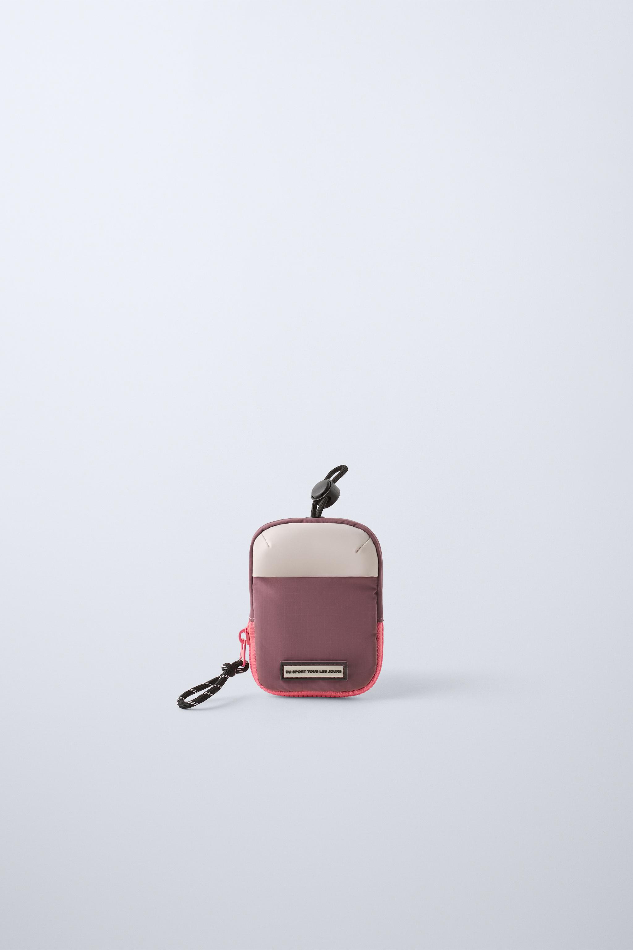 CONTASTING GYM CELL PHONE BAG