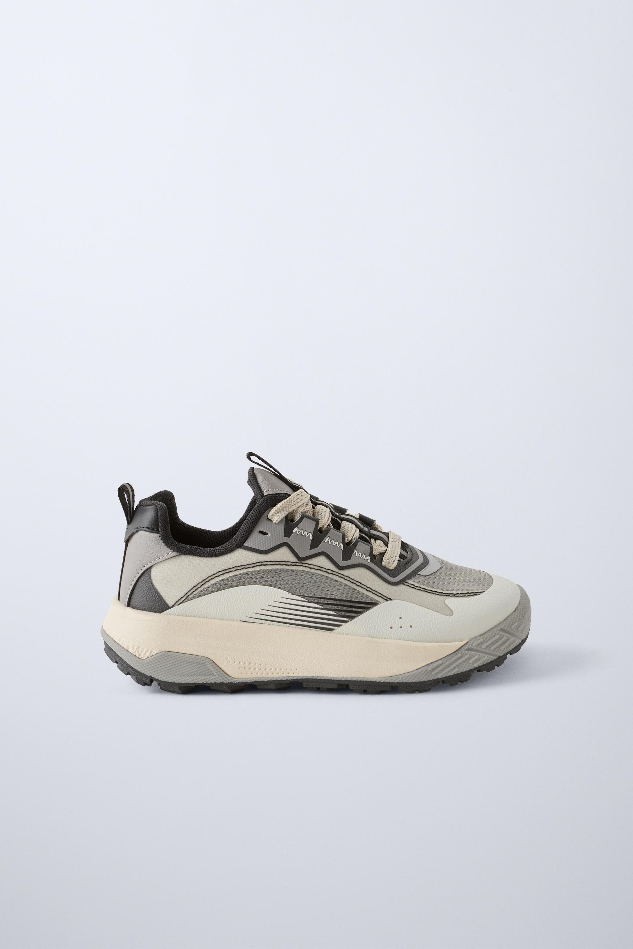 CHUNKY SOLED SNEAKERS