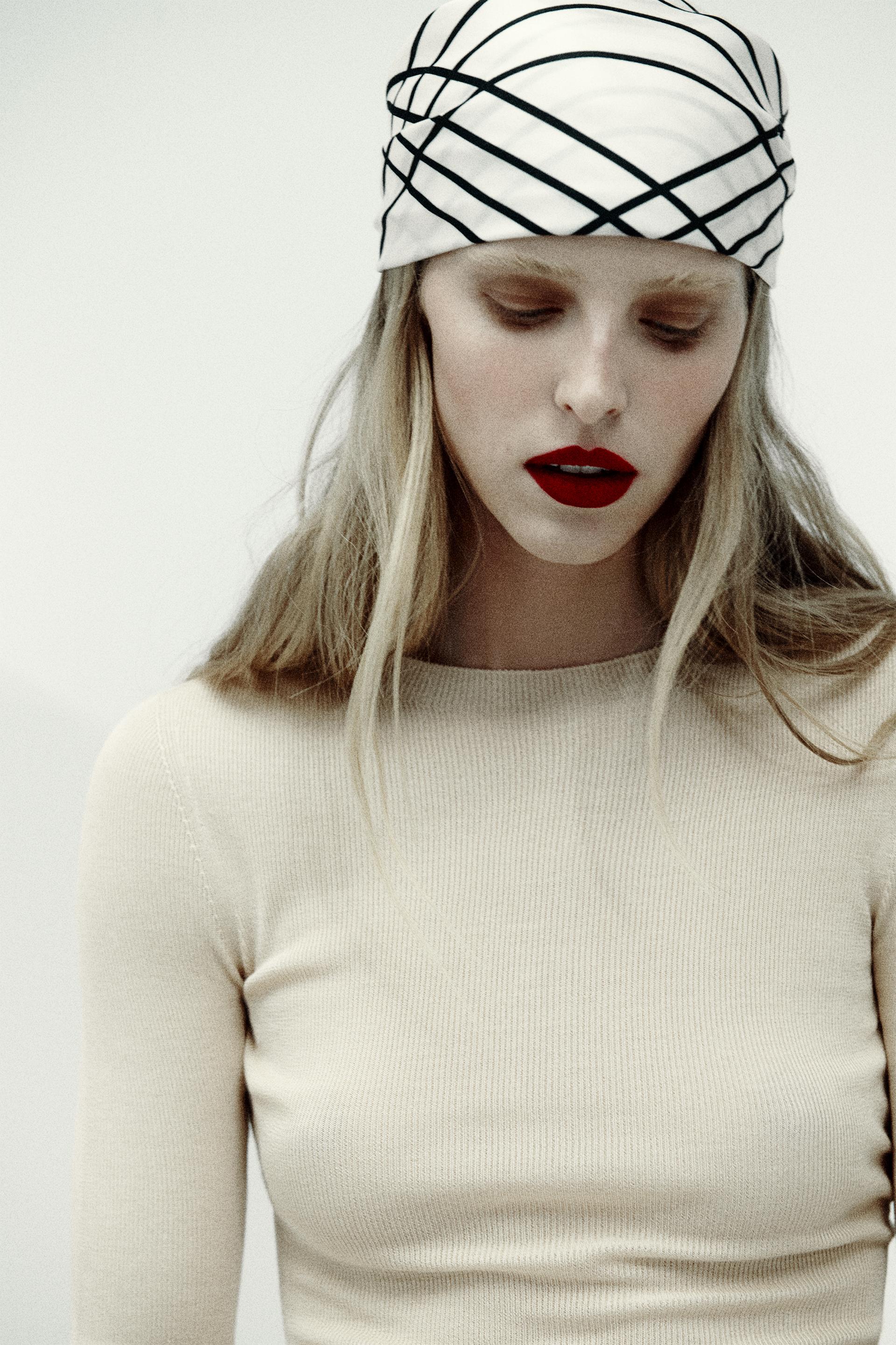 PRINTED SATIN SCARF Ecru ZARA India