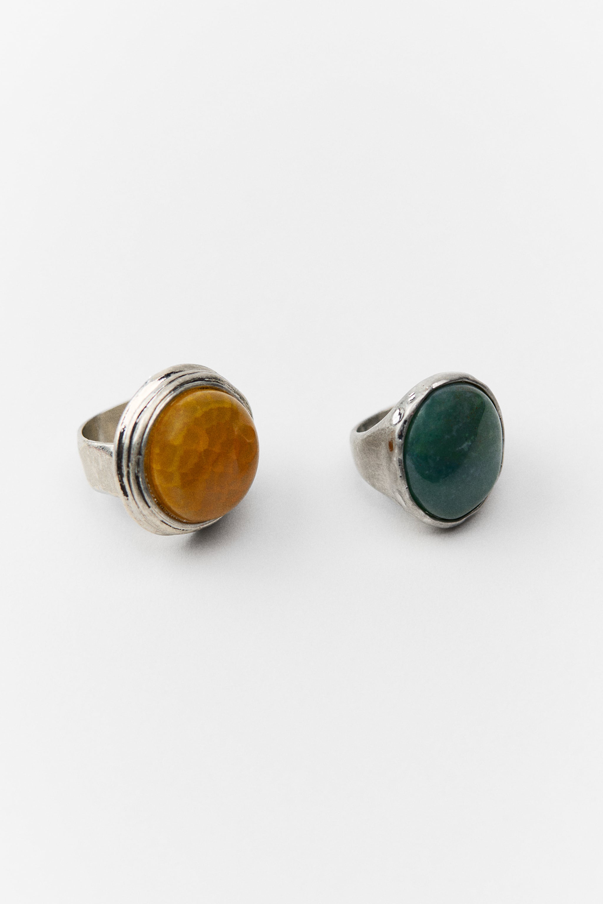 2 PACK OF STONE RINGS