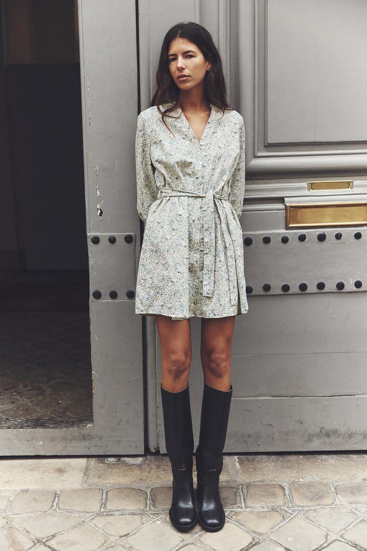 STRETCHY FABRIC BELTED DRESS