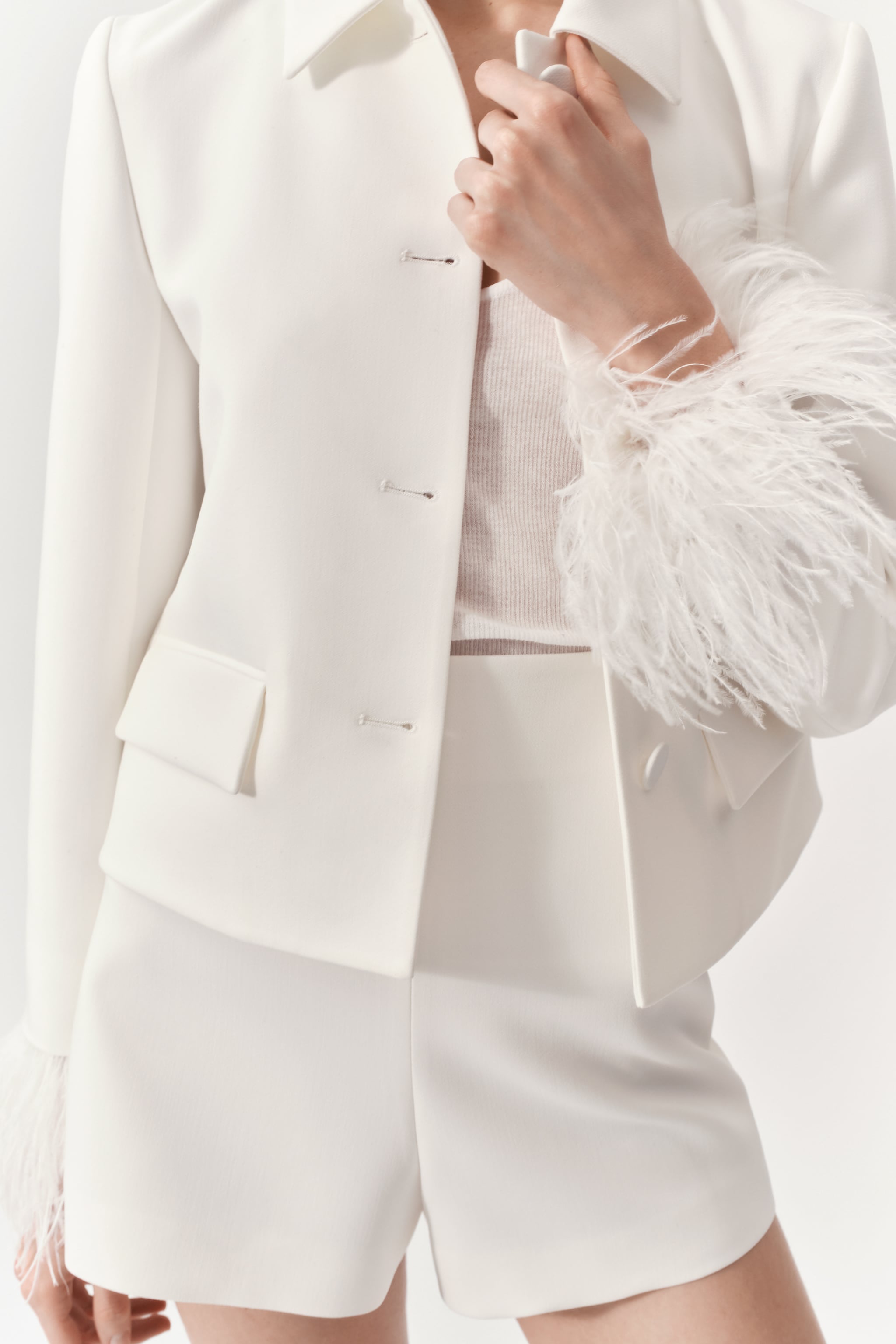ZW COLLECTION FEATHERED CROPPED BLAZER